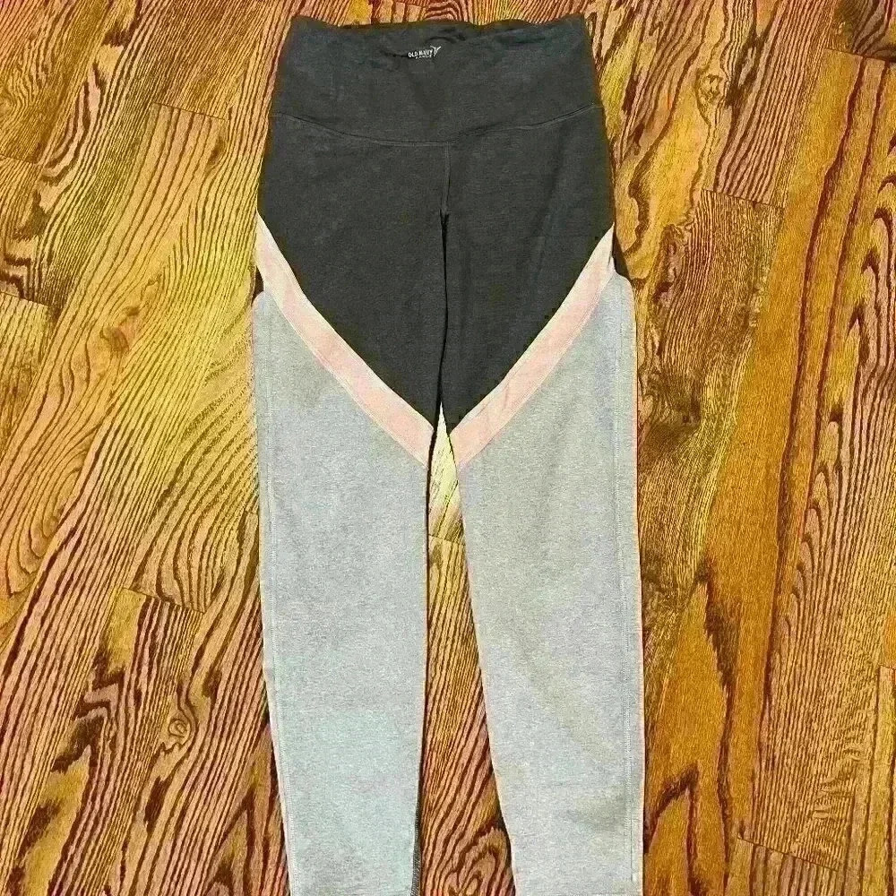 EUC Old Navy Active - Colorblock leggings - Size M